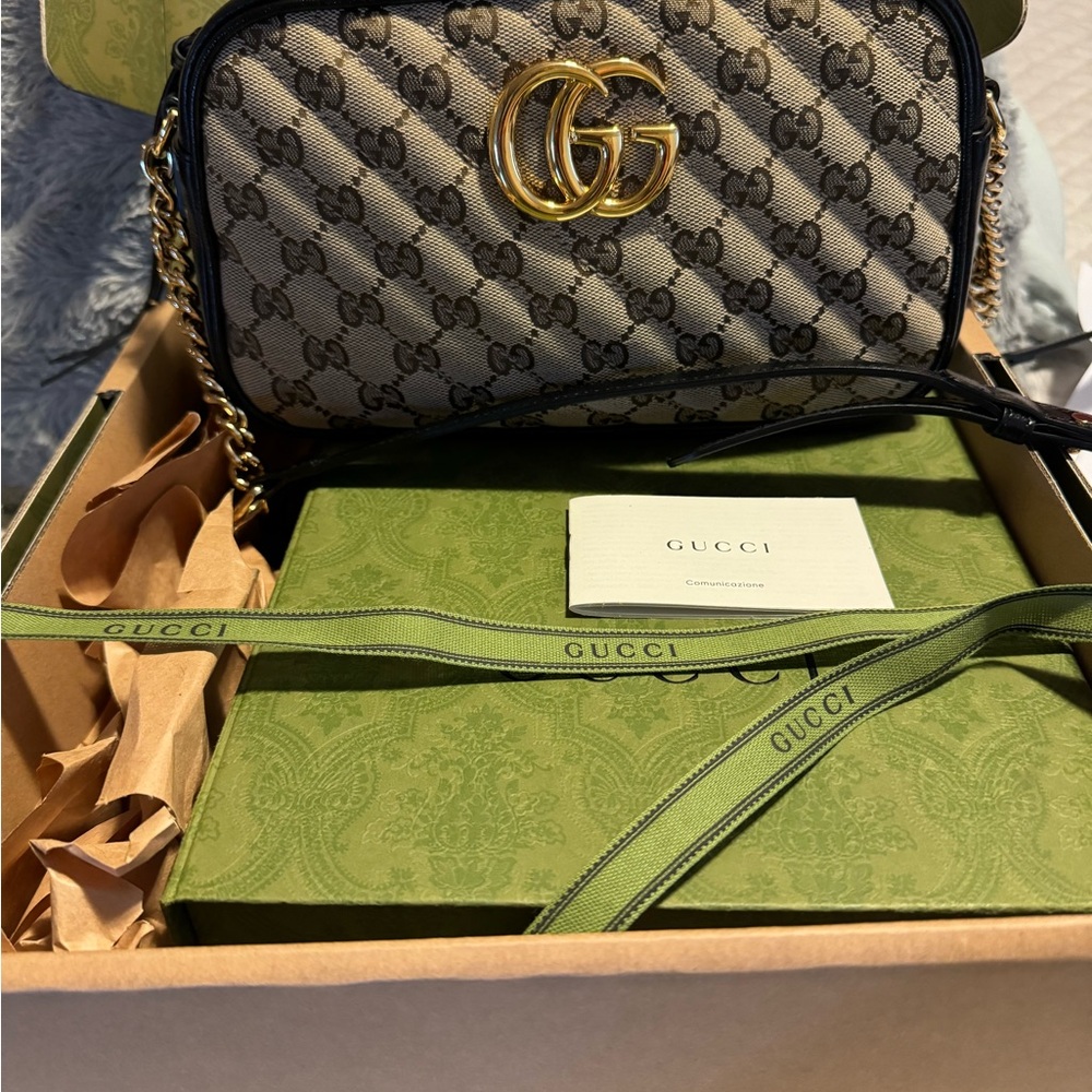 GUCCI SHOULDER BAG MARMONT BAG Black and beige